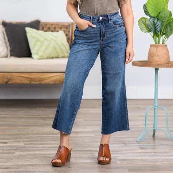 Judy Blue wide leg crop - Picture 5 of 5